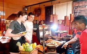 Cool Land Hot Hut Rooms & Restaurant